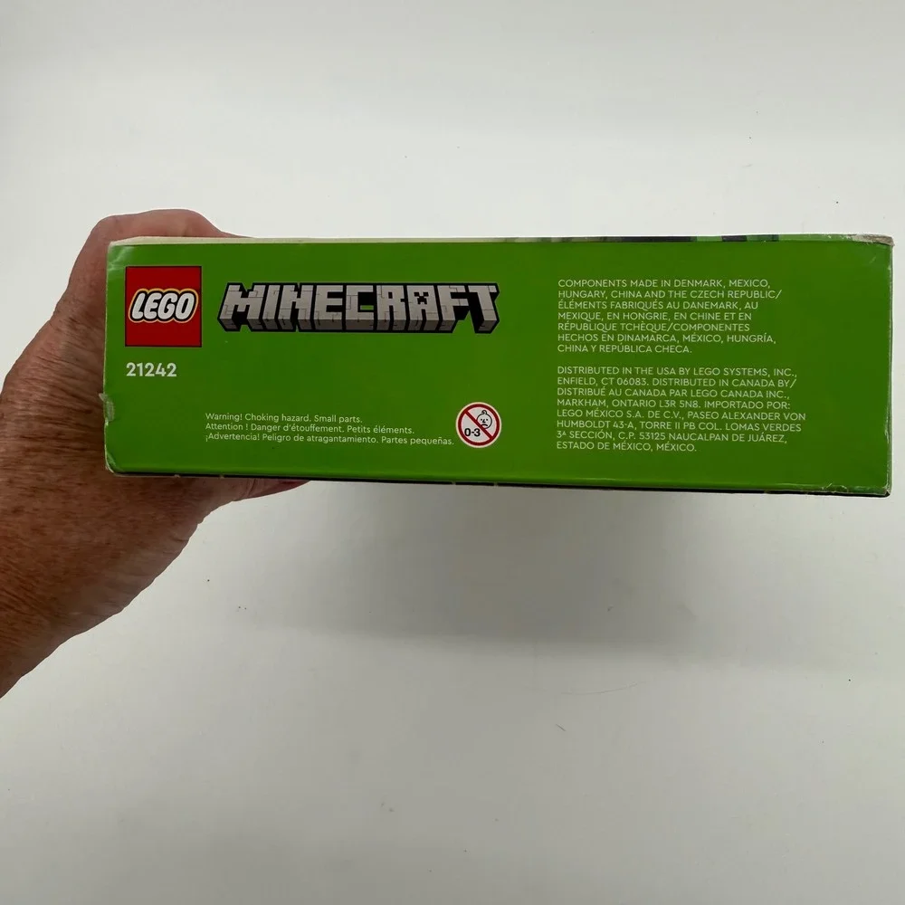 LEGO Minecraft The End Arena 21242 Building Toy Set with Minifigures 252 Pcs